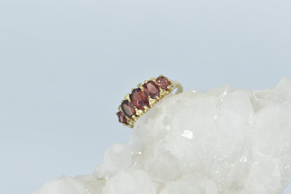 Flush Garnet Ring, 9k